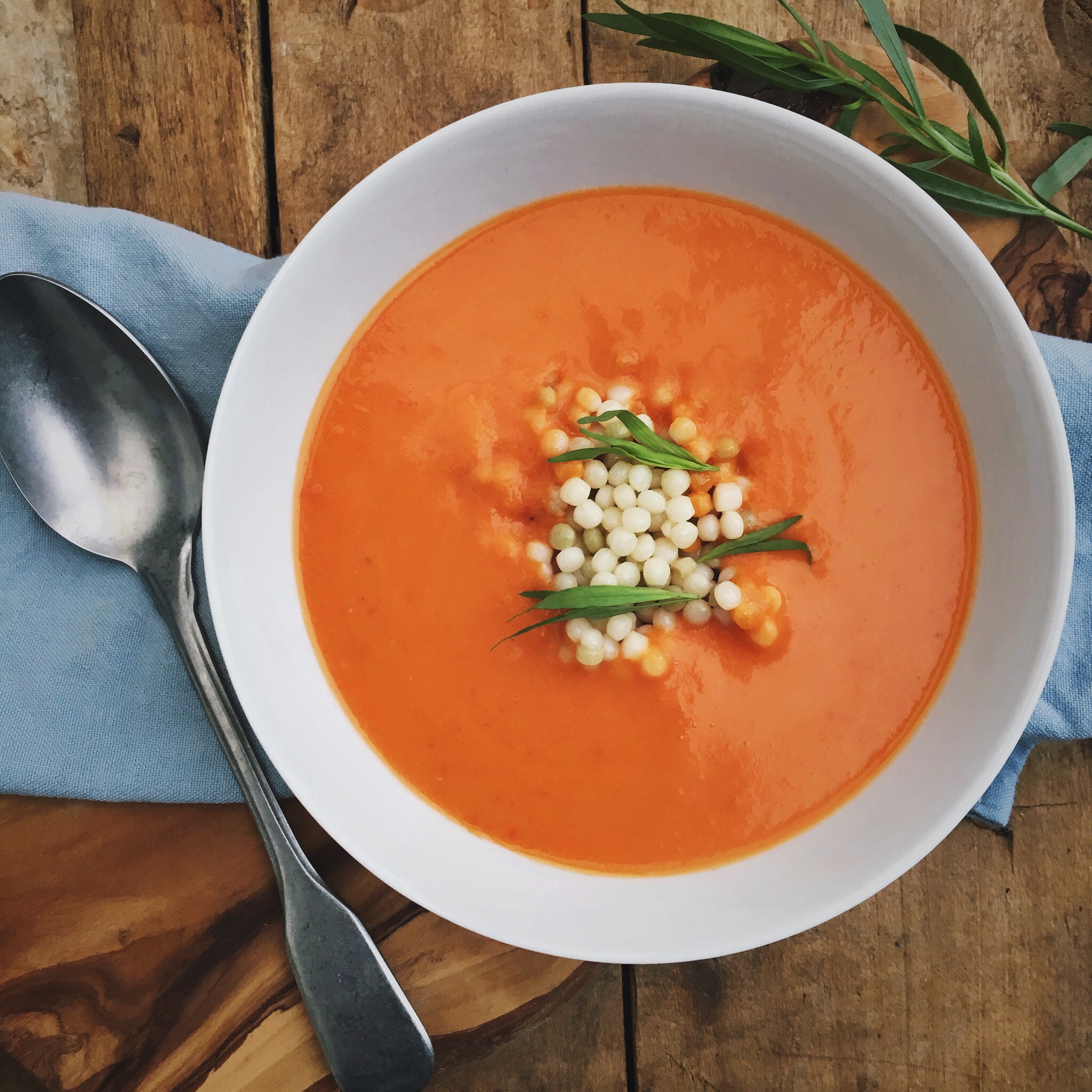 Tomaat paprikasoep met parelcouscous