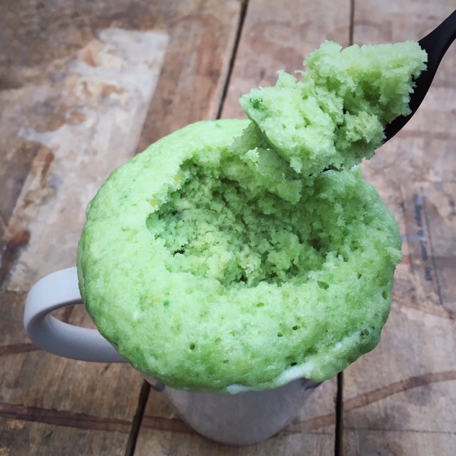 avocado mug cake