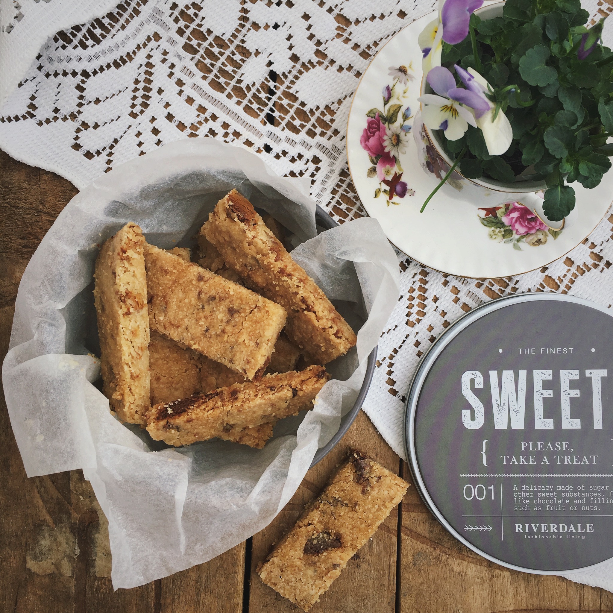 Olijfolie koekjes met witte chocolade en citroen