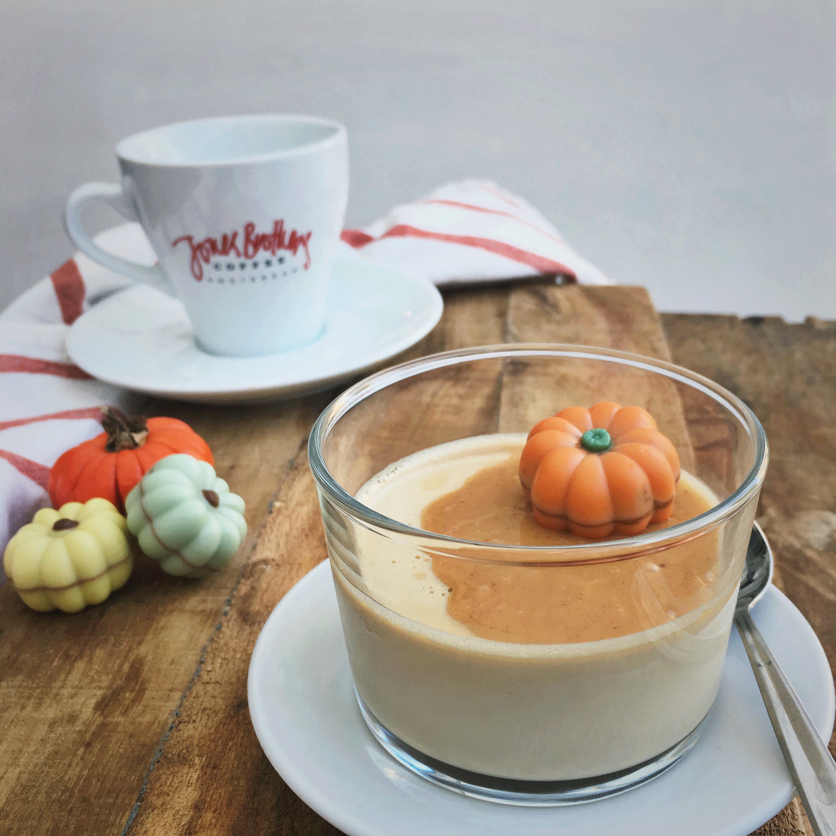 Cappuccino panna cotta met pumpkin spice karamel