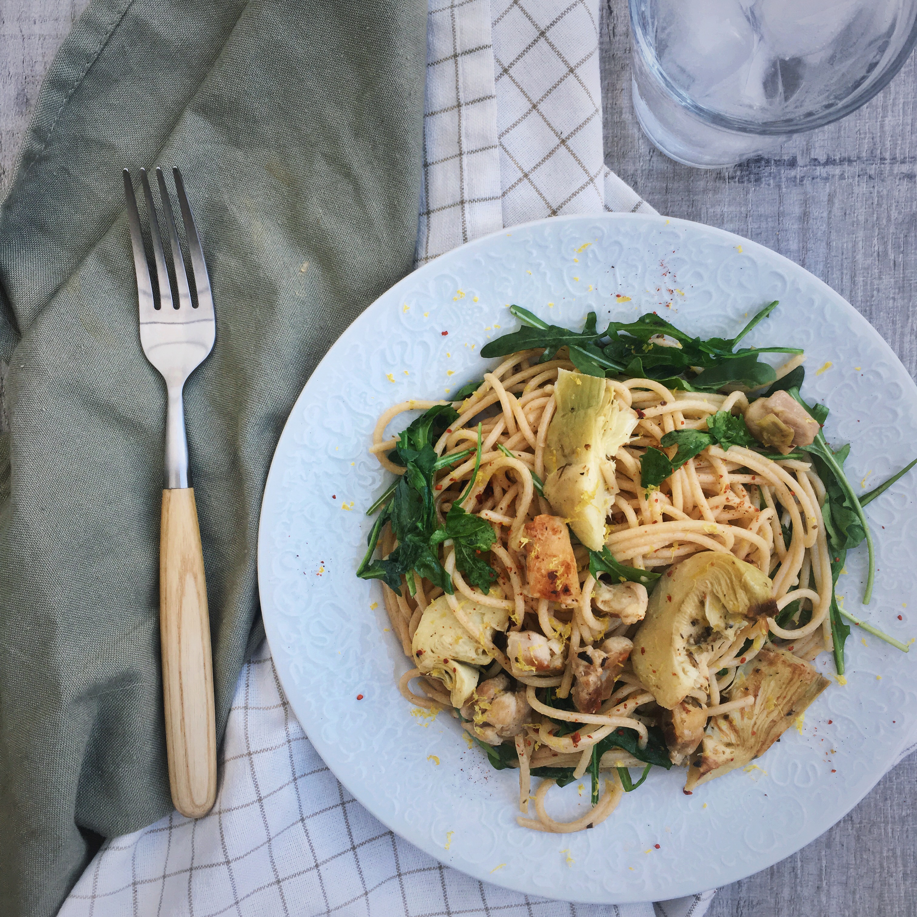 Pasta met artisjokkenharten en kip