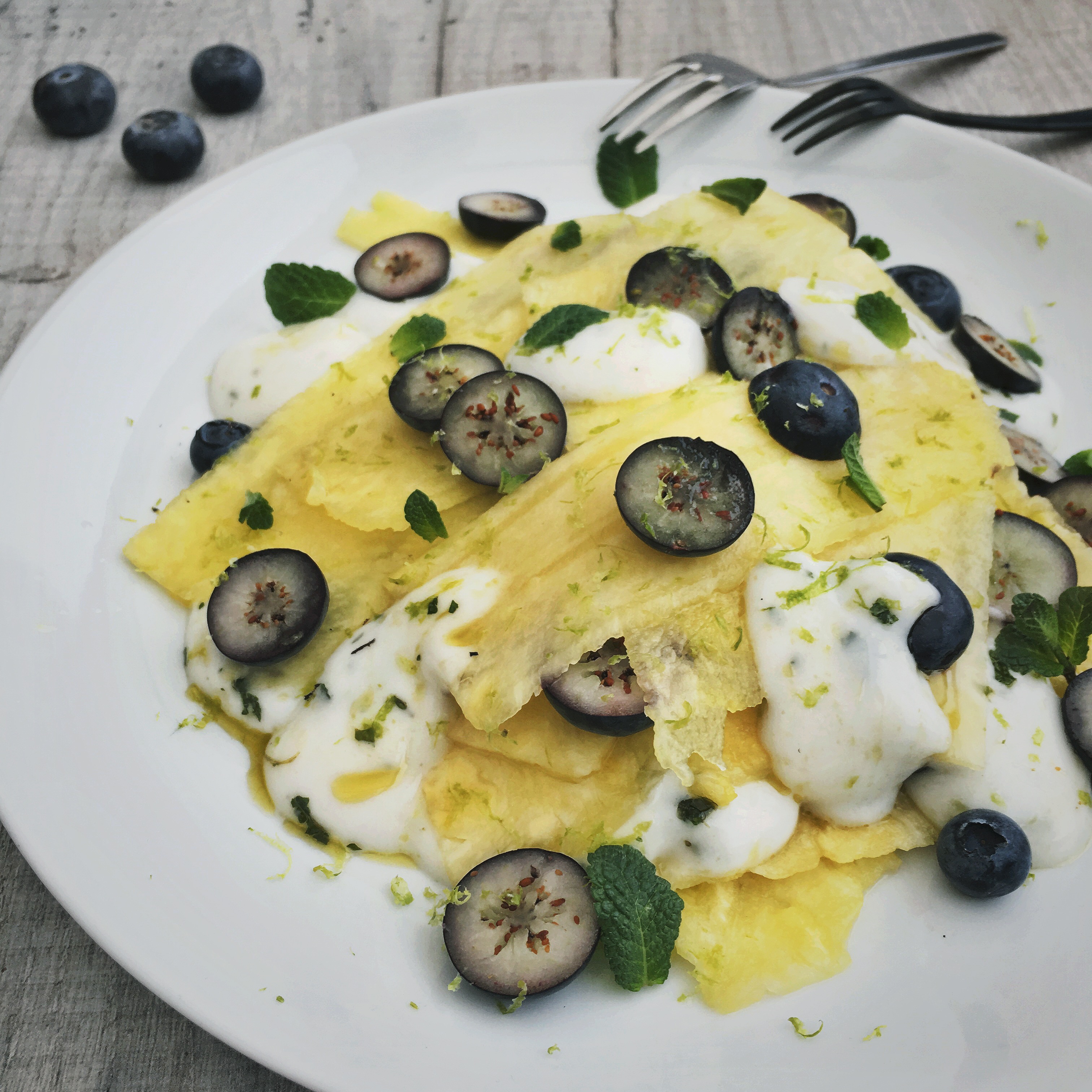 Ananas carpaccio met kokosyoghurt