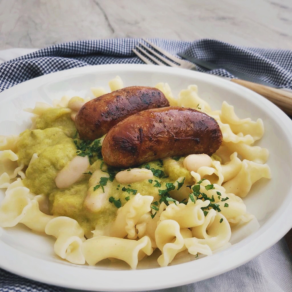 Pasta met romige preisaus en worstjes