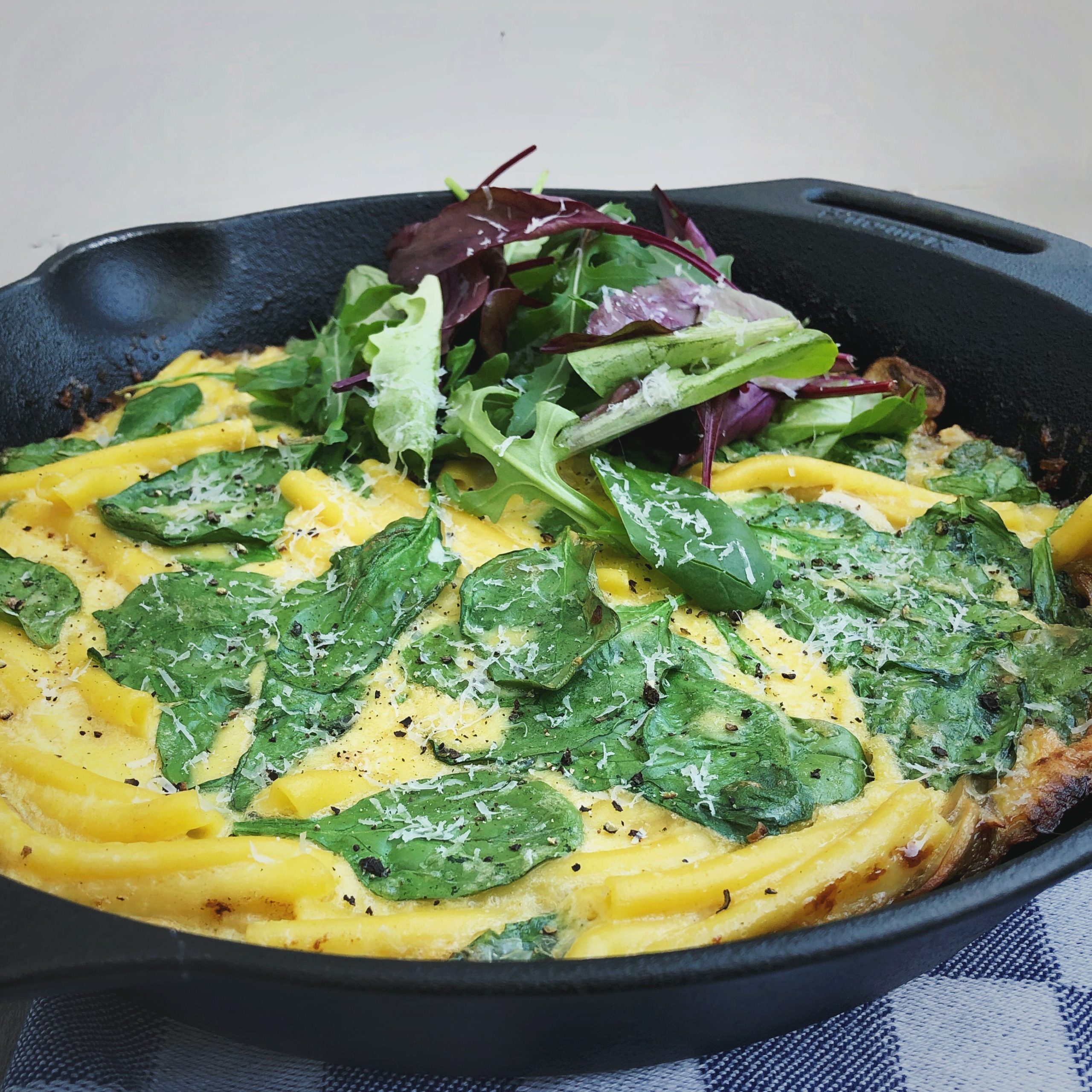 Pasta frittata met lente groen